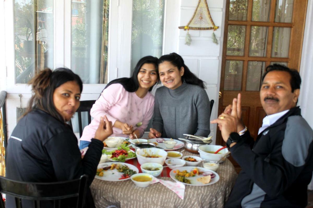 Mansarover Home Stay カリンポン エクステリア 写真